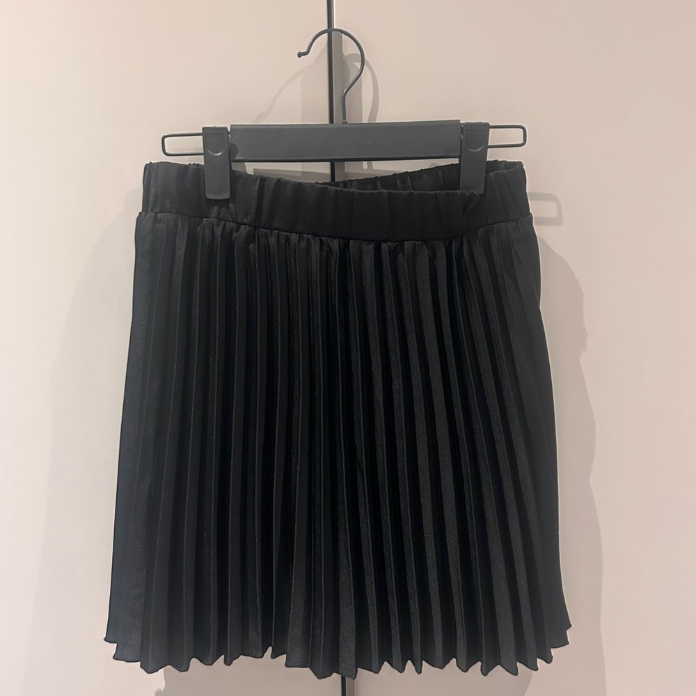 Zara pleated black mini skirt